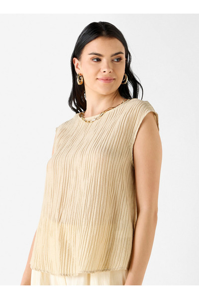 Iconic بلوزة مطوية بدون أكمام مع سلسلة مزينة