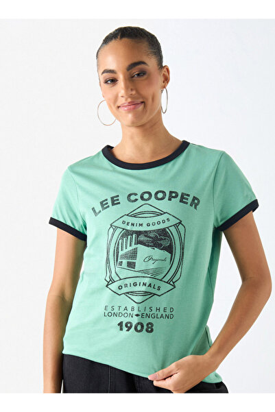 Lee Cooper تي شيرت بطبعة جرافيكية ورقبة دائرية وأكمام قصيرة