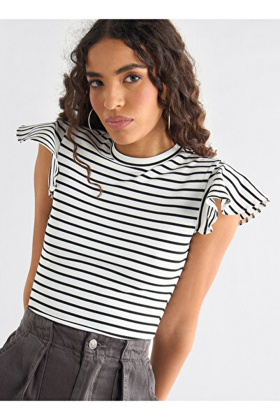 FAV بلوزة مخططة برقبة دائرية وأكمام واسعة