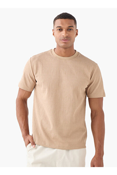 Iconic تي شيرت مريح ومحكم