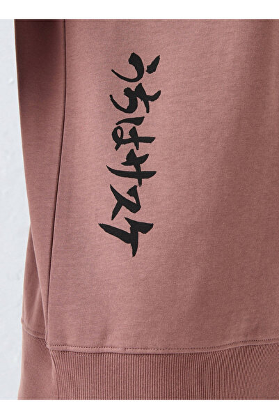 SP Characters سويت شيرت بطبعة رسومية لساسوكي