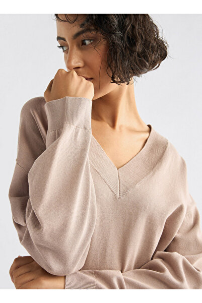 FAV V-neck Sweater With Long Sleeves