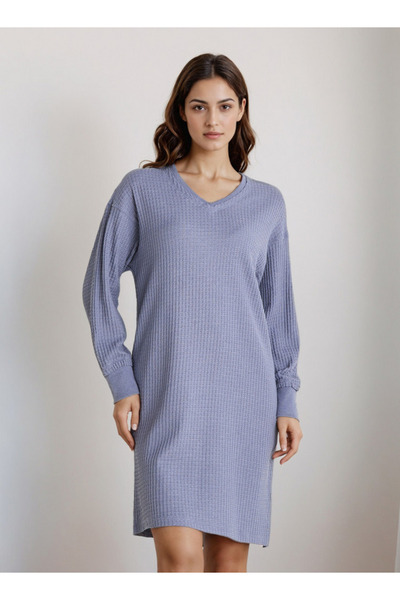 FAV قميص نوم برقبة على شكل حرف V