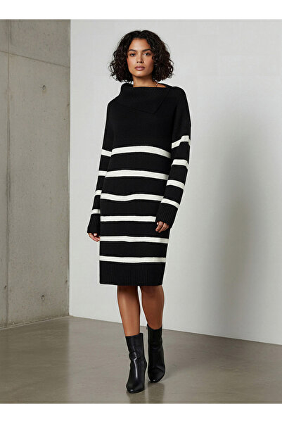 FAV فستان سويت شيرت مخطط برقبة غير متماثلة