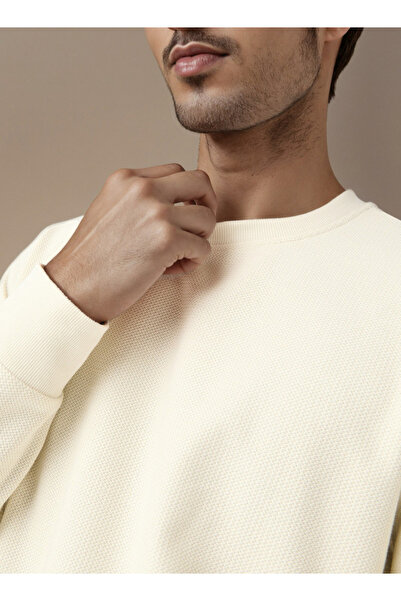 FAV Herringbone Textured Sweatshirt