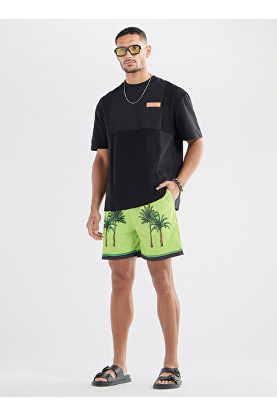 FAV Palm Tree Print Shorts With Drawstring Closure And Pockets