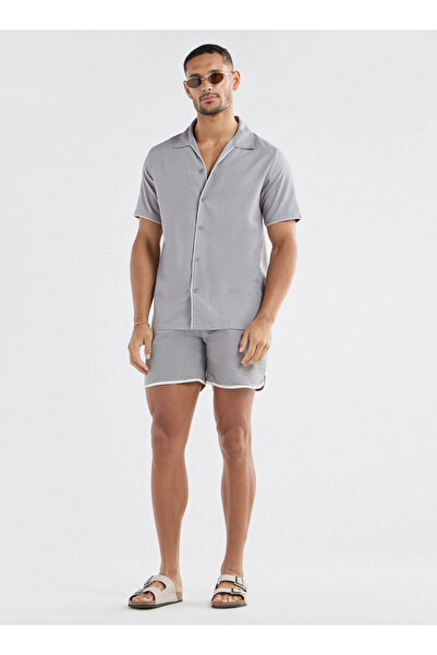 FAV Shorts With Pockets And Piping Detail