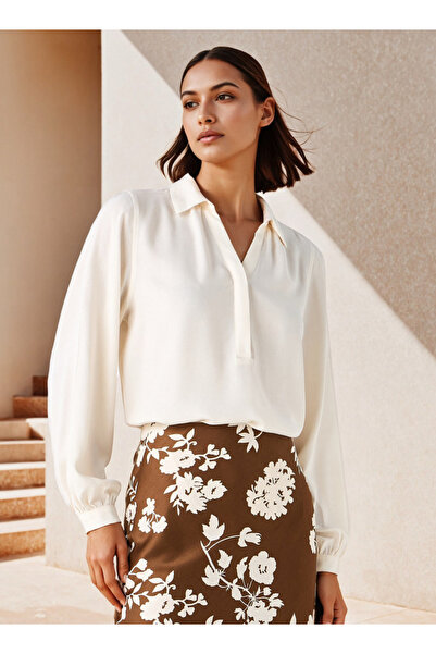 FAV بلوزة بياقة منقوش وقصّة عادية