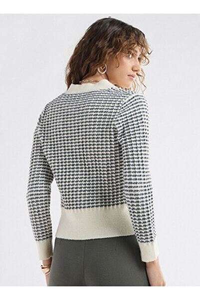 FAV Textured V-neck Cardigan with Long Sleeves and Button Closure