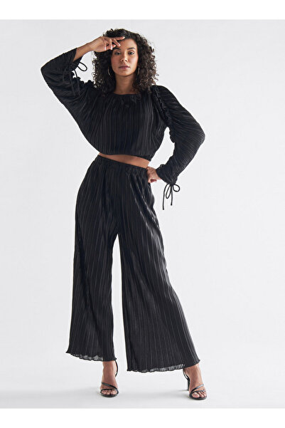 FAV Pleated Crop Top with Balloon Sleeves and Ruffle Detail