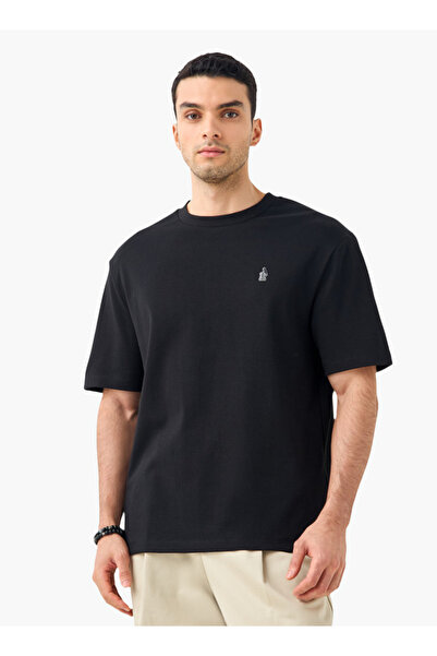 Emperor تي شيرت بطبعة شعار الإمبراطور ورقبة دائرية وأكمام قصيرة