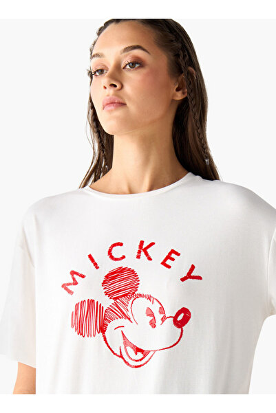 SP Characters تي شيرت مطرز بميكي ماوس برقبة دائرية وأكمام قصيرة