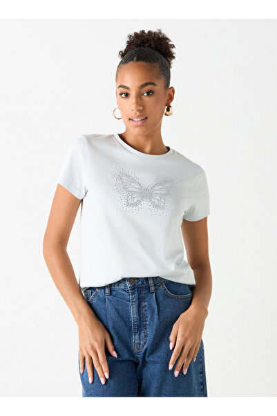 FAV تي شيرت مزين برقبة دائرية وأكمام قصيرة