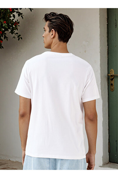 SP Characters تي شيرت بقصّة عادية وطبعة لوفي