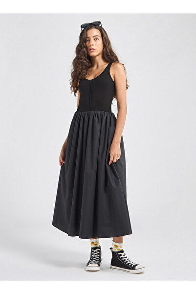 FAV Sleeveless A-line Dress with Scoop Neck