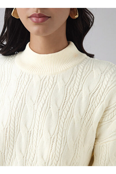 FAV Cable Knit Boxy Sweater with Long Sleeves
