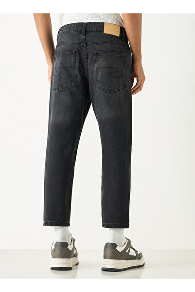 Lee Cooper Relaxed Fit Jeans with Button Closure