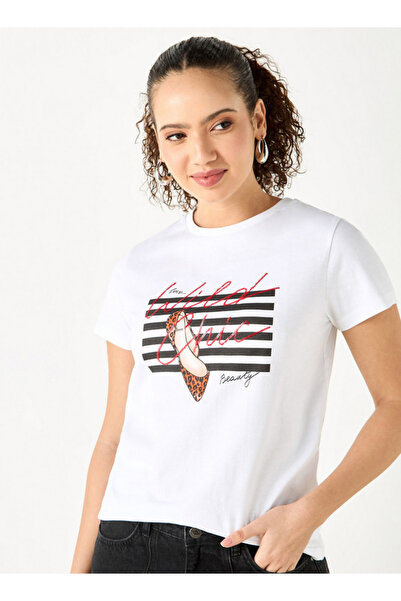 FAV Slogan Print Crew Neck T-shirt with Short Sleeves