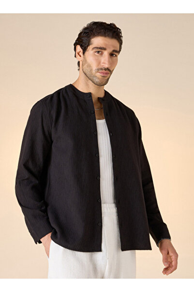 Iconic قميص مميز منقوش بياقة ماندرين وأكمام طويلة