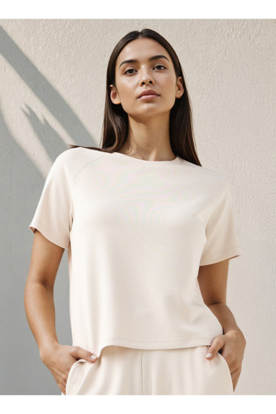 FAV Crew Neck T-shirt with Short Sleeves