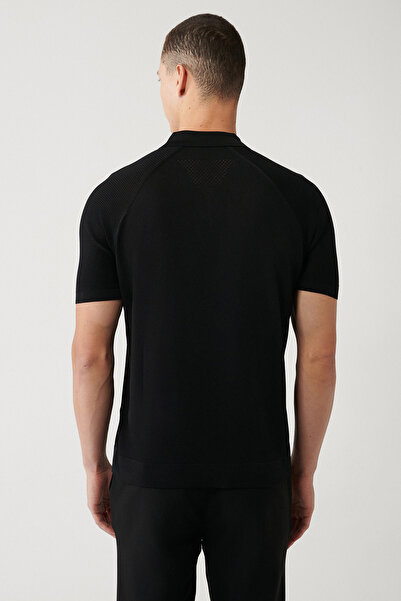 Avva Ανδρικό πλεκτό μπλουζάκι με μαύρα μανίκια με λεπτομέρεια από ρεγιόν A32y5018