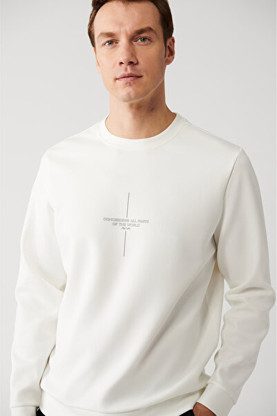 Avva Men's White Interlock Fabric Crew Neck Slogan Printed Sweatshirt A32y1207