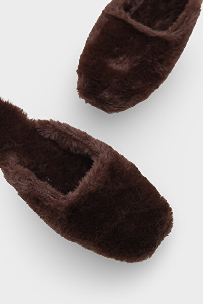 Capone Outfitters Γυναικείες βελούδινες παντόφλες με κλειστά δάχτυλα Cecile