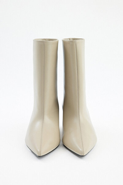 LUTVELIZADE Bot 2515 - Sivri Burun Dikiş Detaylı Bej Kadın Bot