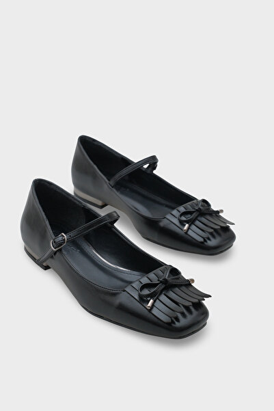 Capone Outfitters Kelsy Blunt Toe Tasseled Short Heeled Women's Ballerinas