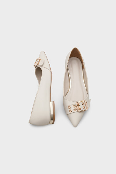 Capone Outfitters Krissie Pointed Toe Short Heeled Women's Ballerinas with Metal Accessories