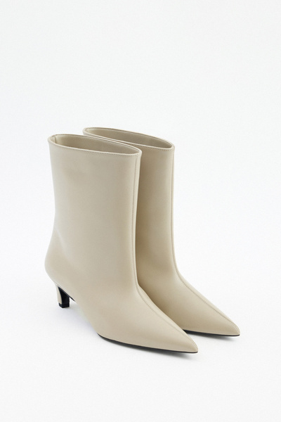 LUTVELIZADE Bot 2515 - Sivri Burun Dikiş Detaylı Bej Kadın Bot