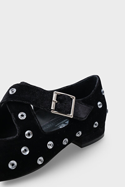 Capone Outfitters Janeta Velvet Blunt Toe Studded Cross Strap Women's Ballerinas