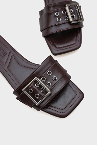 Capone Outfitters Katha Metal Buckle Flat Heeled Blunt Toe Women's Slippers