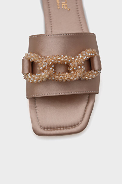 Capone Outfitters Γυναικείες παντόφλες Katlin Flat Heeled Satin Stone Blunt Toe