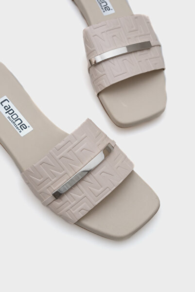 Capone Outfitters Mame Тупий носок металеві аксесуари на коротких підборах комфортні жіночі капці