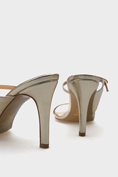 Capone Outfitters Stylové dámské pantofle Lucky Heeled Double Banded Metallic