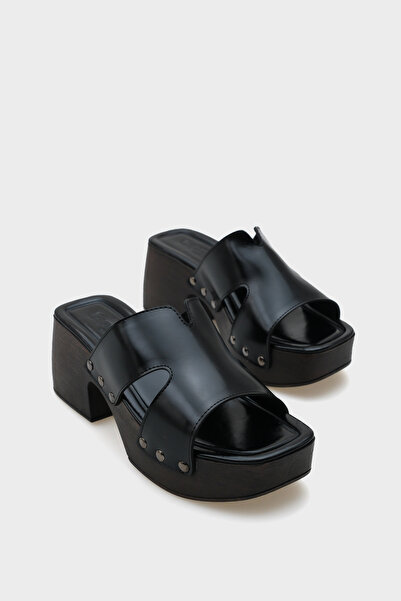 Capone Outfitters Melly Cross Strap Women's Sabo