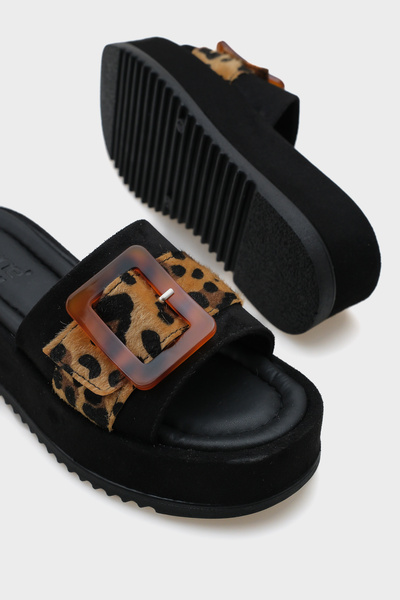 Capone Outfitters Marin Wedge Heel Leopard Buckled Suede Damskie klapki