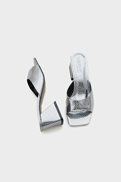 Capone Outfitters Blunt Toe Medium Heeled Women's Slippers