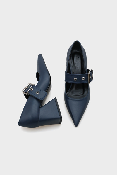 Capone Outfitters Жіночі туфлі Roda на середньому каблуці з гострим носком та металевою пряжкою