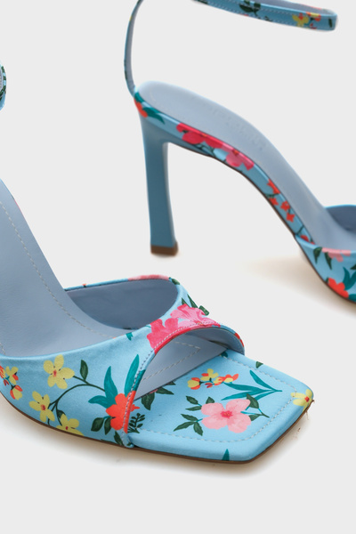 Capone Outfitters Regina Arkası Açık Küt Burunlu Yüksek Topuklu Çiçek Desenli Kadın Ayakkabı