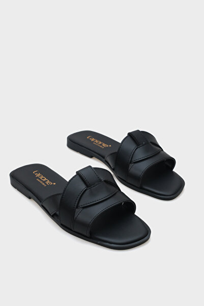 Capone Outfitters شباشب زارين النسائية