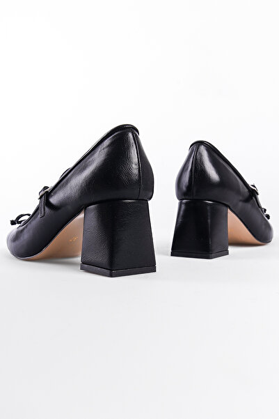 Capone Outfitters Medium Heeled Women's Shoes - Banded Design