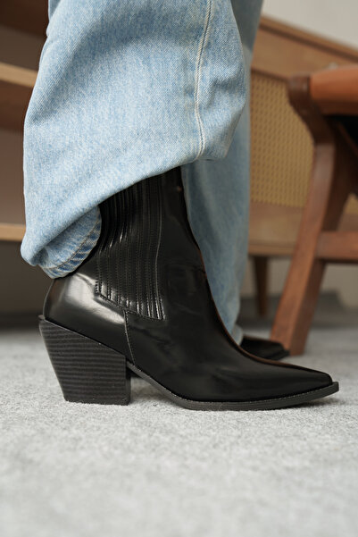 Capone Outfitters Ellyn Sivri Burunlu Yandan Lastikli Kadın Kovboy Bot