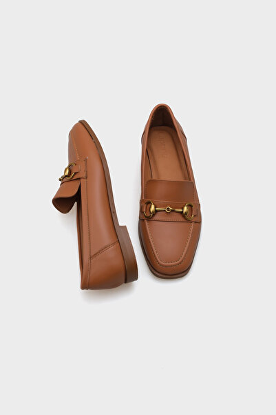 Capone Outfitters Жіночі мокасини з натуральної шкіри з металевою пряжкою Carly