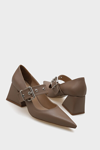 Capone Outfitters Roda Pointed Toe Medium Heeled Metal Buckle Women's Shoes