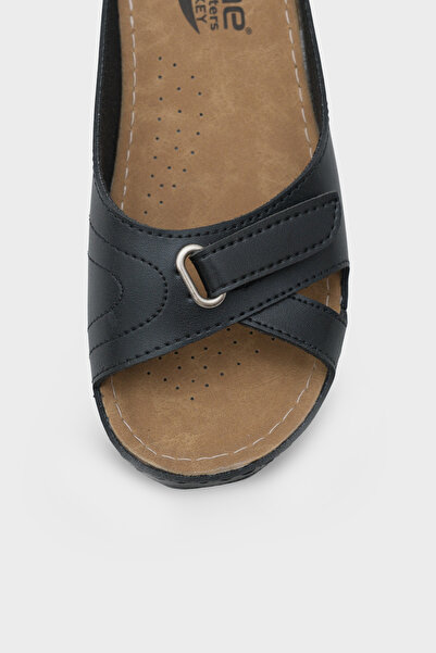 Capone Outfitters Dámské pohodlné anatomické pantofle Karen Z0777