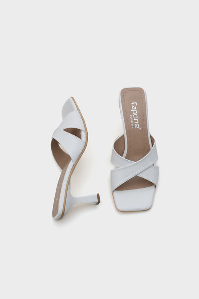 Capone Outfitters Mavis Blunt Toe Patent Leather Cross Strap Medium Heeled Women's Slippers