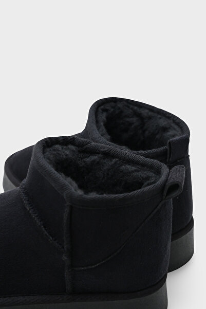 Capone Outfitters Kalın Tabanlı Yuvarlak Burunlu İçi Tüylü Siyah Süet Yarım Bot
