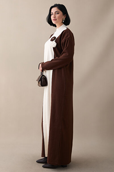 InStyle Двоколірна трикотажна сукня гірко-коричневого кольору з квітковим принтом